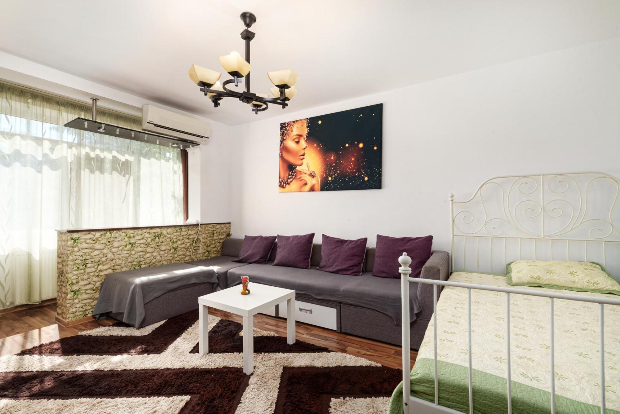 Stone Gate #2 Apartment *