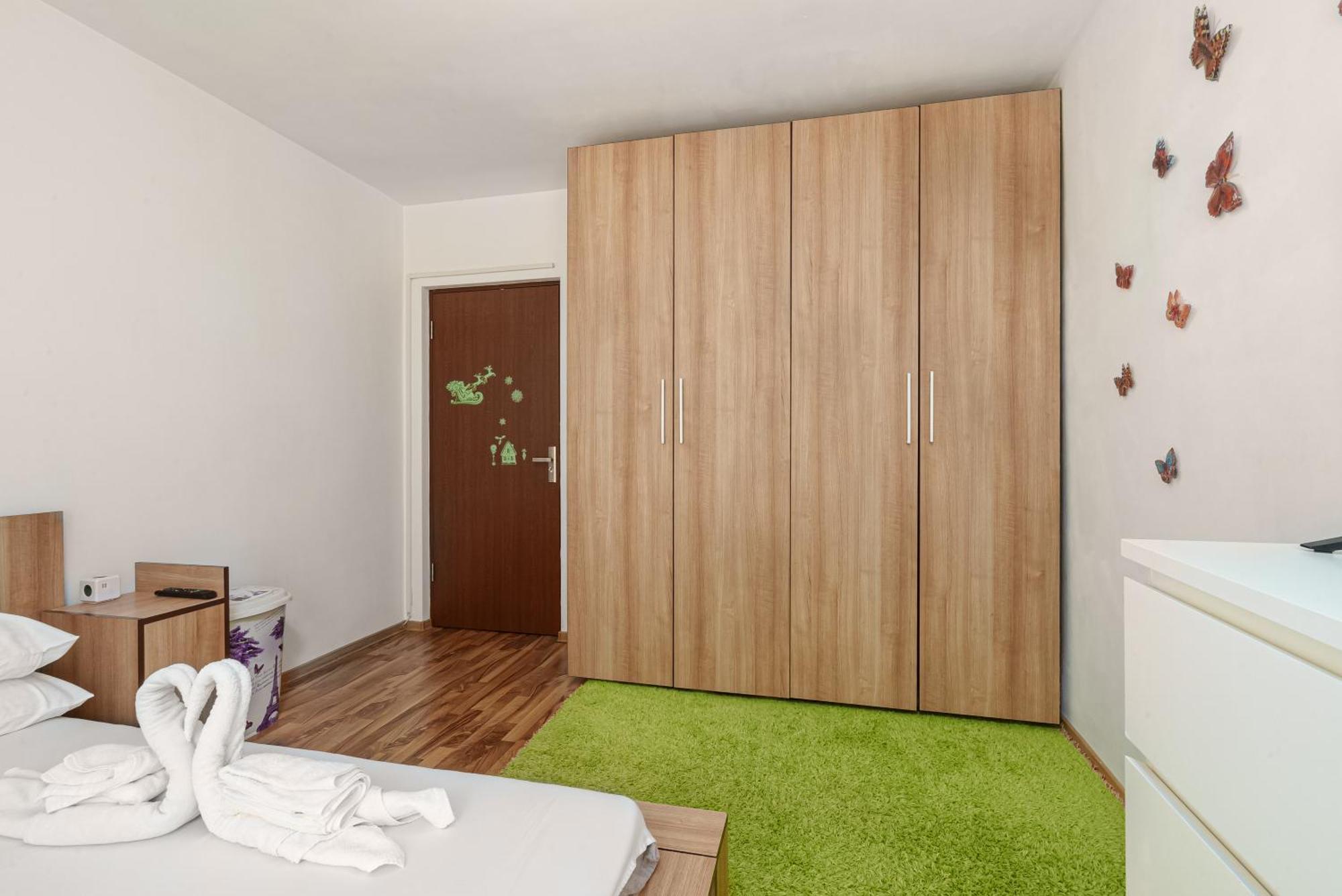 Stone Gate #2 Apartment *