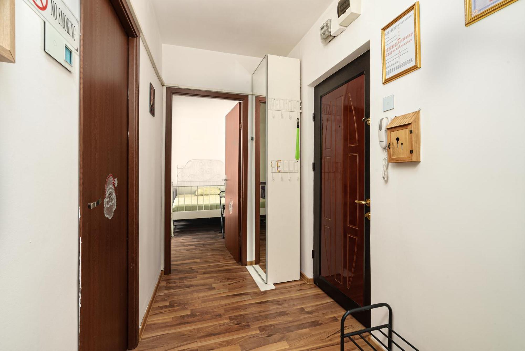 Stone Gate #2 Apartment Bucharest