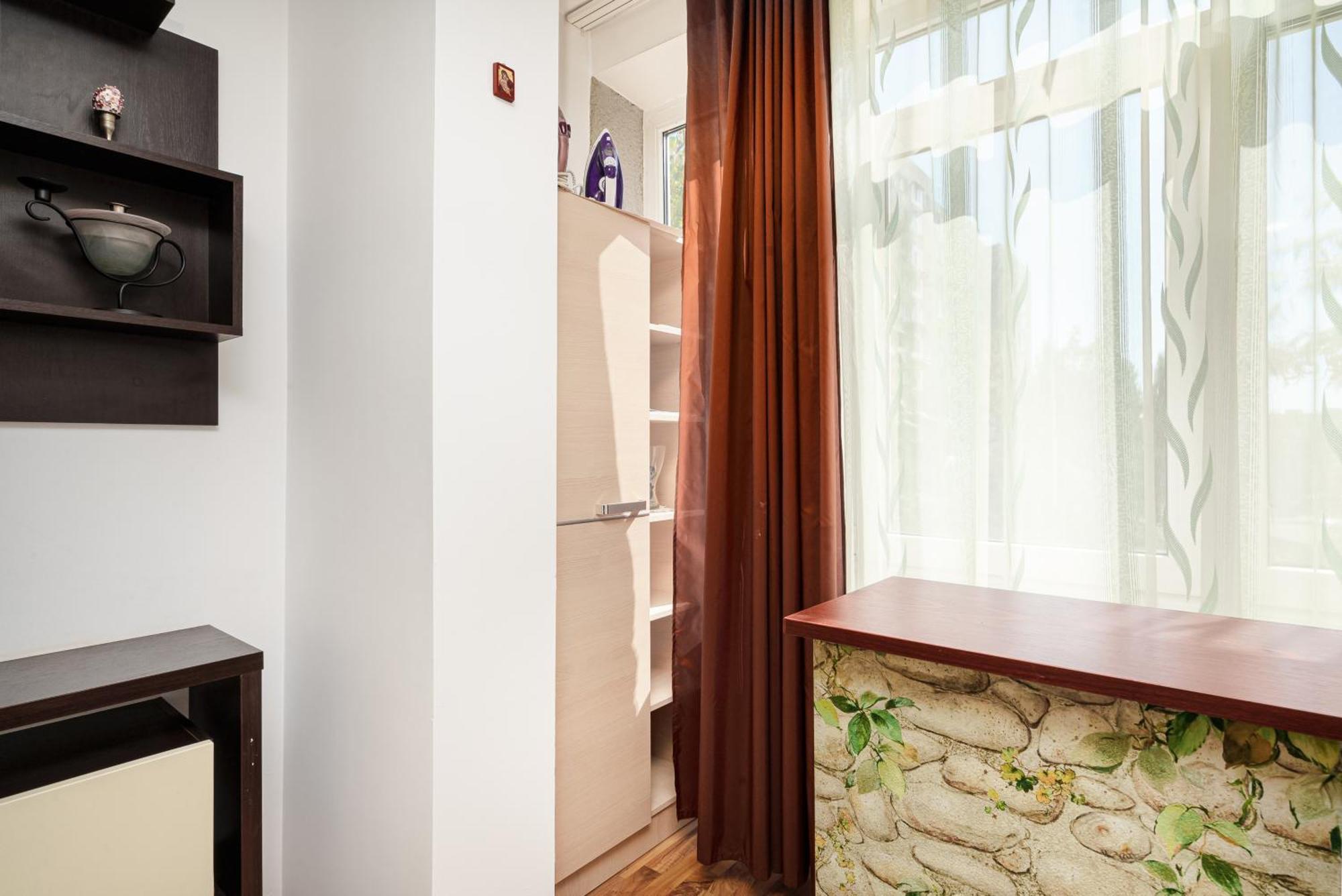 Stone Gate #2 Apartment *