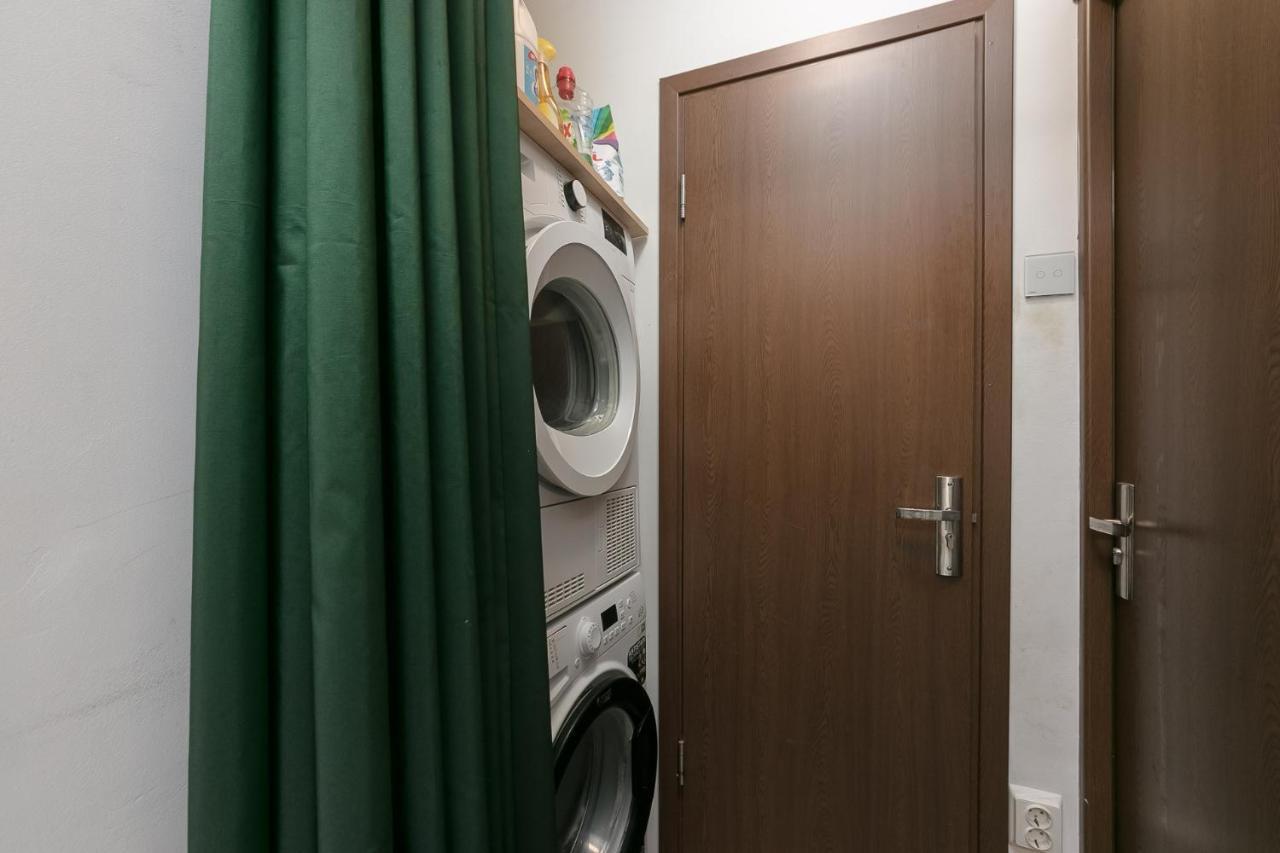 Stone Gate #2 Apartment